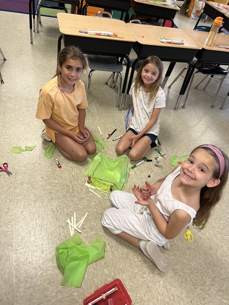 CassRoomOneOFun's tweet photo. Our first STEM challenge required making a tent! Lots of inTENTS collaboration and hard work! https://t.co/PeEbWcRRCX