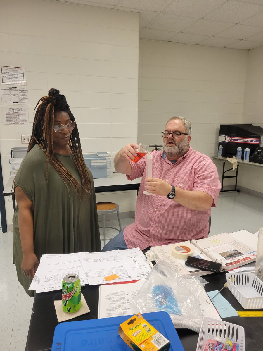 jpatricemarbry's tweet photo. Ts from @AMSTIUAB and @AMSTI_UM have been busy Exploring Properties of Matter this week during Summer Institute! @AMSTI4all #amsti4all #AlSci #marbrysMADscientists https://t.co/G9f8wGsHqB
