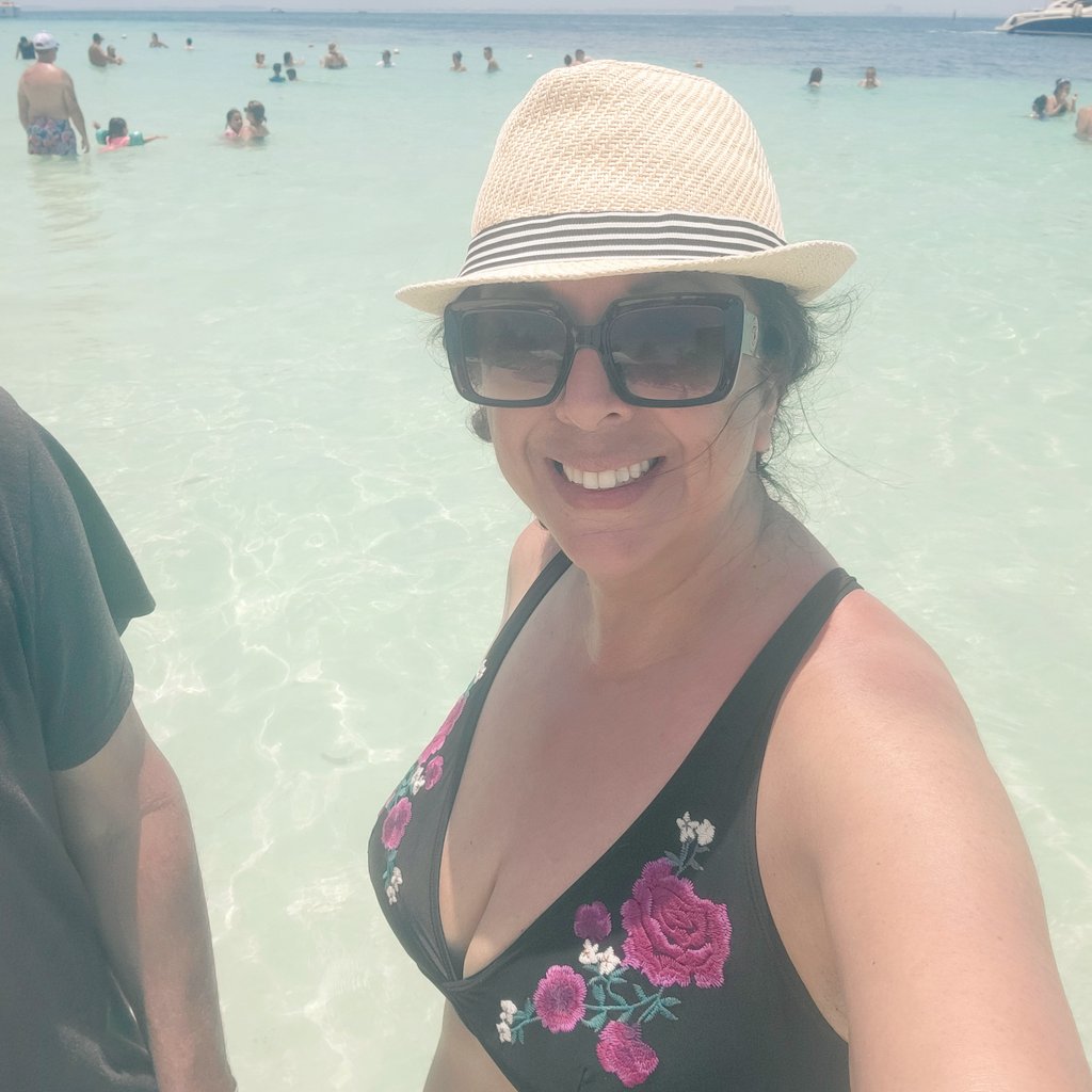 marisabaum326's tweet photo. Just taking in some sun. #islasmujeres
#ourcabotrip https://t.co/rHv4fbpcCS