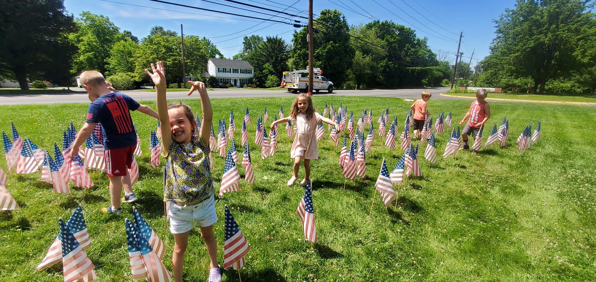 We had a lot of fun celebrating Flag Day! 🙂🇺🇲 #beartavernpride <a href="/donna_weidman/">Donna Weidman</a> <a href="/krampf1/">Vicki Krampf</a> <a href="/Dr_BethHoffman/">Beth Hoffman</a> <a href="/cturnbull15/">Chris Turnbull</a>