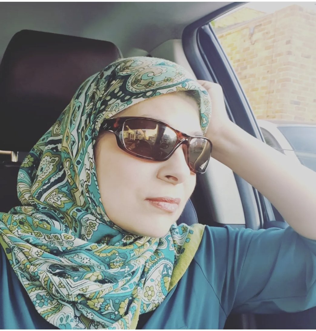 ShafaqHassanSLT's tweet photo. Me thinking, how on earth did I get through my GCSEs...was I under this much pressure?! Is this why I cried when I got my grades...did I think my life was made?? #gcse #secondaryschool #examweeks on another note, this is a great #NewProfilePic :) https://t.co/SLhEXdD2Xb