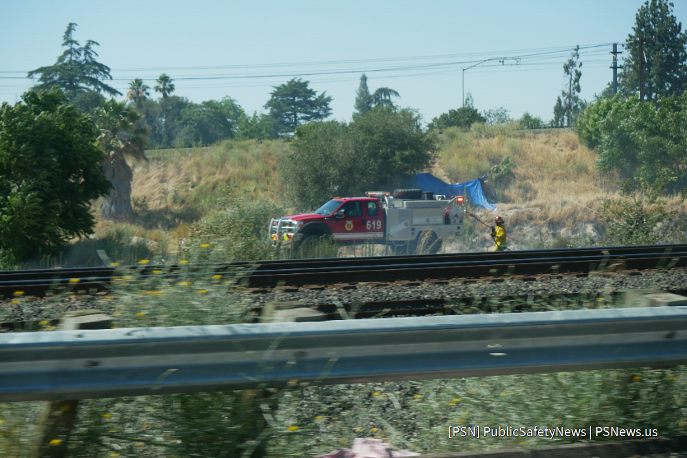 PSNews_Sac's tweet photo. #EARLIER #Arson #VegetationFire
About 3p.m., Sheriff's helicopter spotted a fire on Roseville Rd, just south of Tristation. They witnessed an individual fuelling the fire with more vegetation and debris. That subject was located in a transient encampment.
#TransientRelated https://t.co/kZRWKuxM3Z