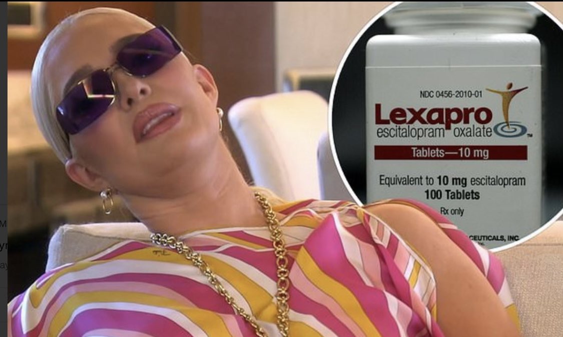 ZingerMario's tweet image. When you’ve lost everything but glam. #RHOBH