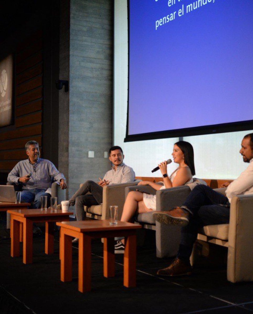 MelinaAlatorreN's tweet image. Ayer @chakin182 decía que lo que nos representaba y nos reunía verdaderamente eran los jardines del @ITESO.
Coincidí y reviví  muchas emociones y sentimientos que me llevaron exactamente al momento en el que comenzó mi lucha