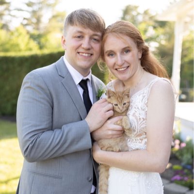 Alohnee's tweet image. somehow someway, i’m married and i have a son, his name is pumpkin