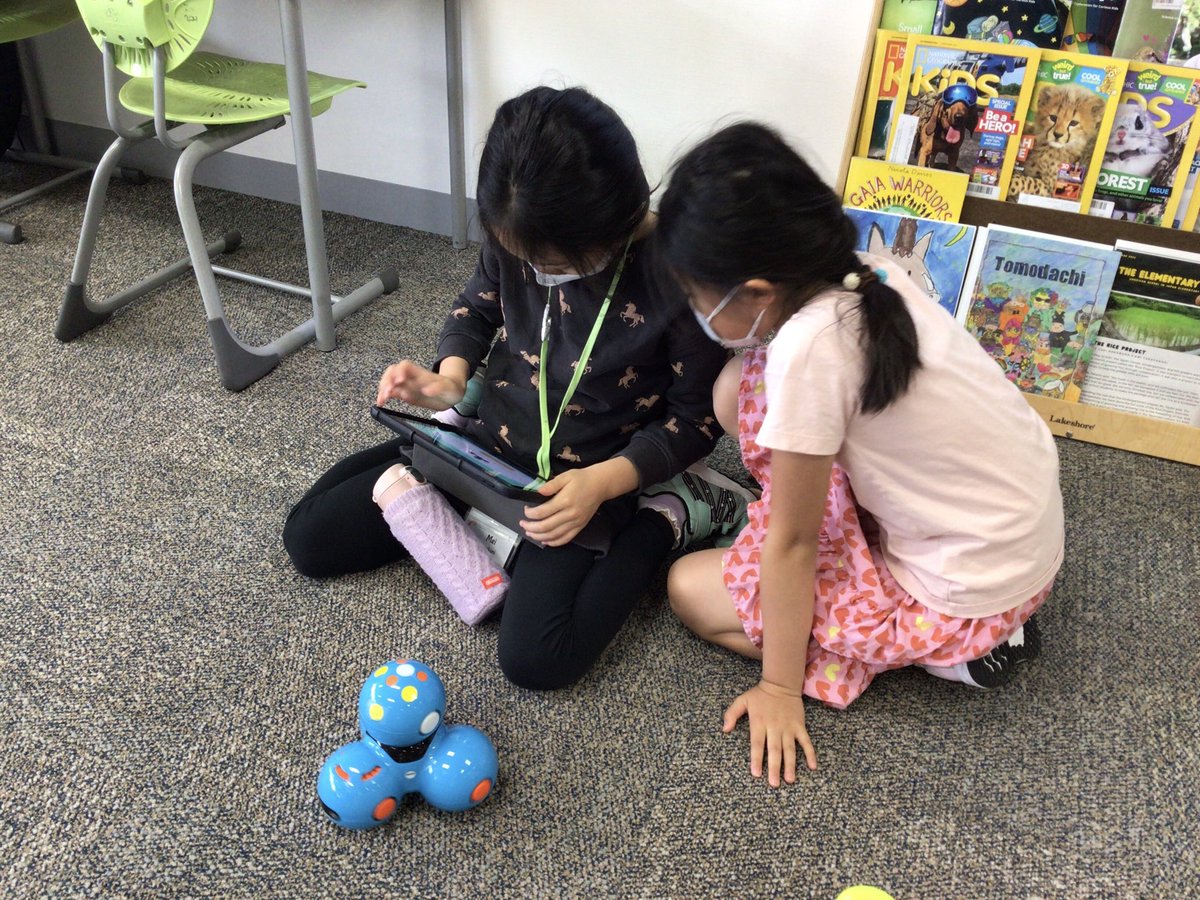 ASIJ3j's tweet photo. #asijpassport ES Coding and Robotics has begun! https://t.co/6AWl61YG31