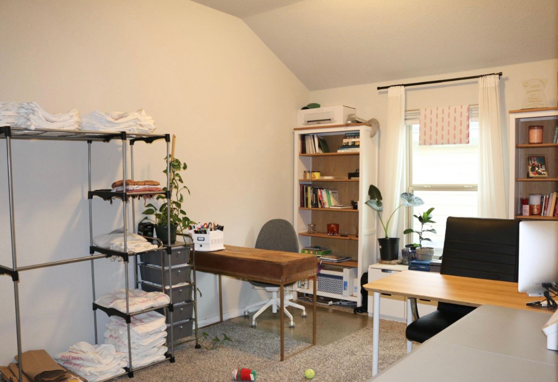 EsteeStanley's tweet photo. Earlier this year, @xero launched the #XeroBeautifulBusiness Contest, allowing small businesses the chance to win an office makeover designed by yours truly. Check out the before and after of contest winner @soulteria's office here: https://t.co/nQYR6nG8X1 https://t.co/numwk8cGUq