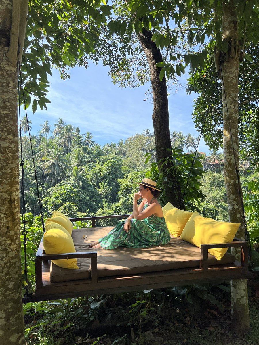 GM fam! 

It was a beautiful weekend in the middle of the island. I look out and I can't believe there's so much greenery around! It's a certain thing that megacities lack...🐸🍃🦎🐉🪴💚