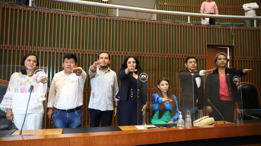 richastudillo's tweet photo. Por decisión unánime fui designado como secretario propietario de la Mesa Directiva del @congresogro, para el Segundo Año de Ejercicio, cargo que asumiré con mucha responsabilidad y compromiso. https://t.co/L1wWqYOGJI