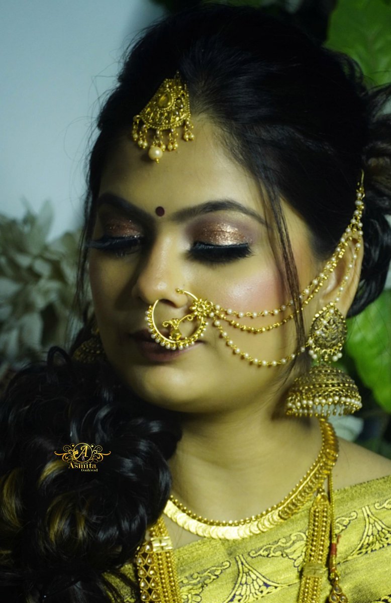 Bridal look Inspo for my upcoming Brides

Makeup & Hair by_ Asmita Gaikwad
In the frame _ Leogirl

#eventila #weddingmua #weddinglook #bridaldiaries #bridallook #weddingmakeupartist #indianbridalmakeup #bridalhairandmakeup #bridemakeupartist #bridalmua