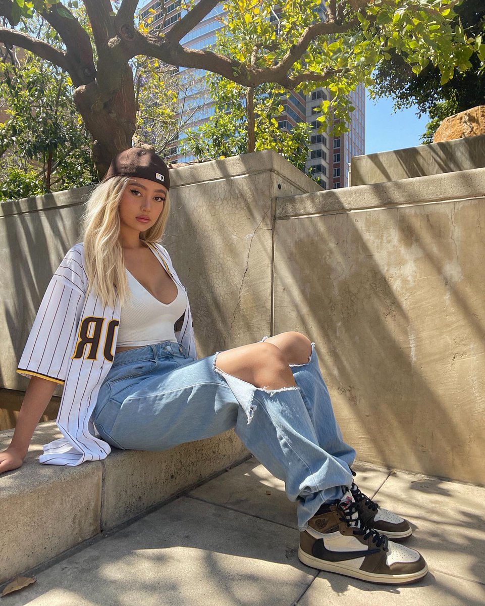 Sariah hart tweet media