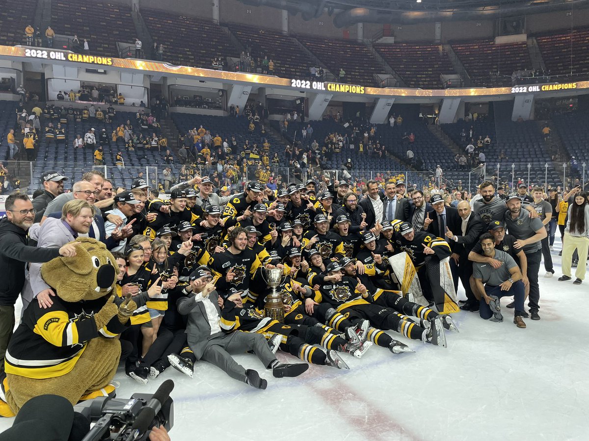 SportsnakRossy's tweet photo. 2022 OHL Champs!!! What a season, what a playoff run, what a way to finish it off in front of nearly 12,000 fans!

#BeTheHammer🔨 | #DawgMentality https://t.co/7dQEi7yjyI