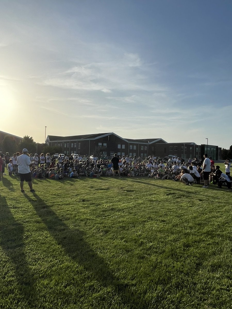 mk85bulls's tweet photo. Great things are happening at @LM_Athletics with over 230 youth football 🏈 campers learning what it takes to be a Panther and seeing themselves playing under the lights on Friday nights! The future looks great with these young kids !
@Coach___Jones @CoachCookLMHS @LM_Schools https://t.co/S8KI39yX4z