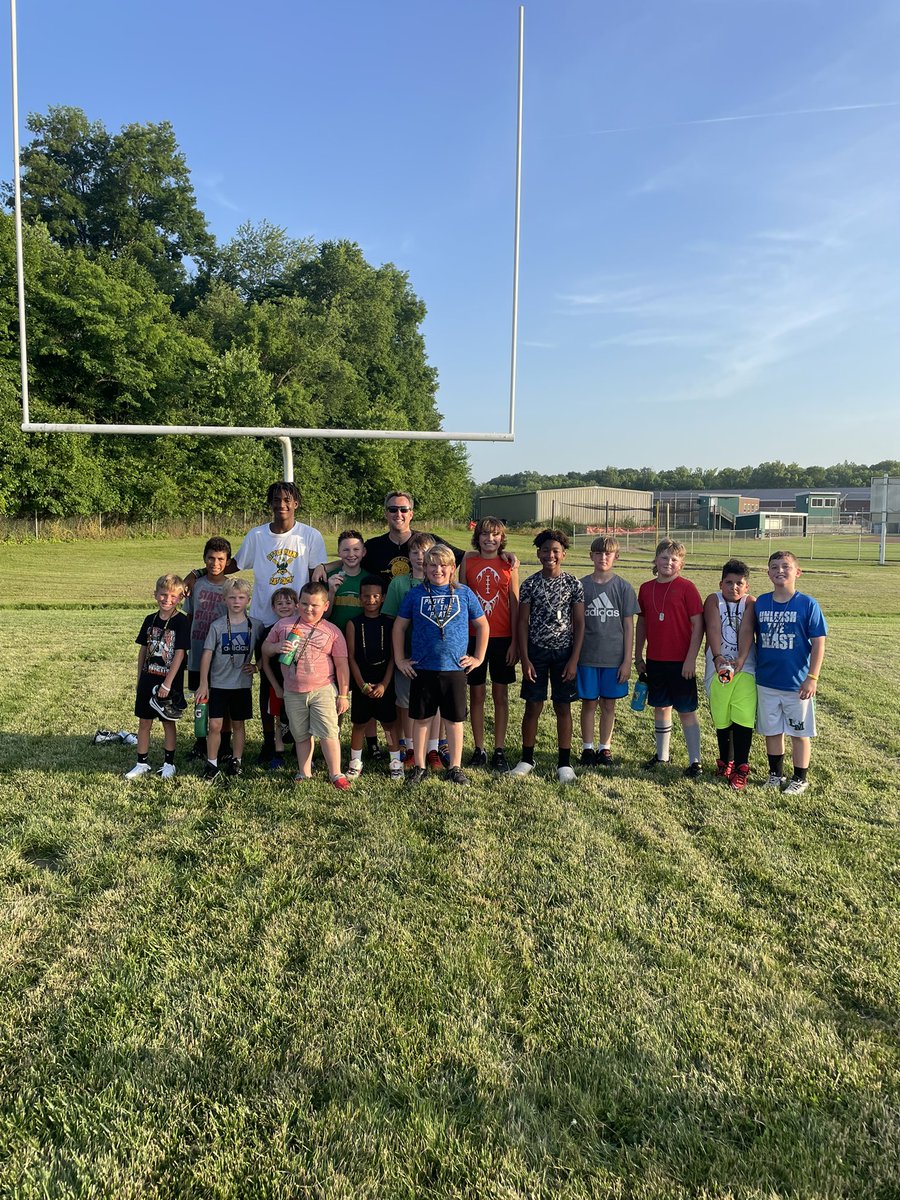 Great things are happening at <a href="/LM_Athletics/">Little Miami Athletics</a> with over 230 youth football 🏈 campers learning what it takes to be a Panther and seeing themselves playing under the lights on Friday nights! The future looks great with these young kids !
<a href="/Coach___Jones/">Caleb Jones</a> @CoachCookLMHS <a href="/LM_Schools/">Little Miami Schools</a>