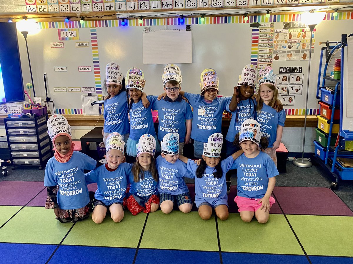 MissSchlueter's tweet photo. First day of kindergarten ✔️! We’re ready for an amazing year together!#wwtothestars @WinnwoodRocks @leahmmcopeland @PrincipalAaronB https://t.co/4ApxYUgOXW