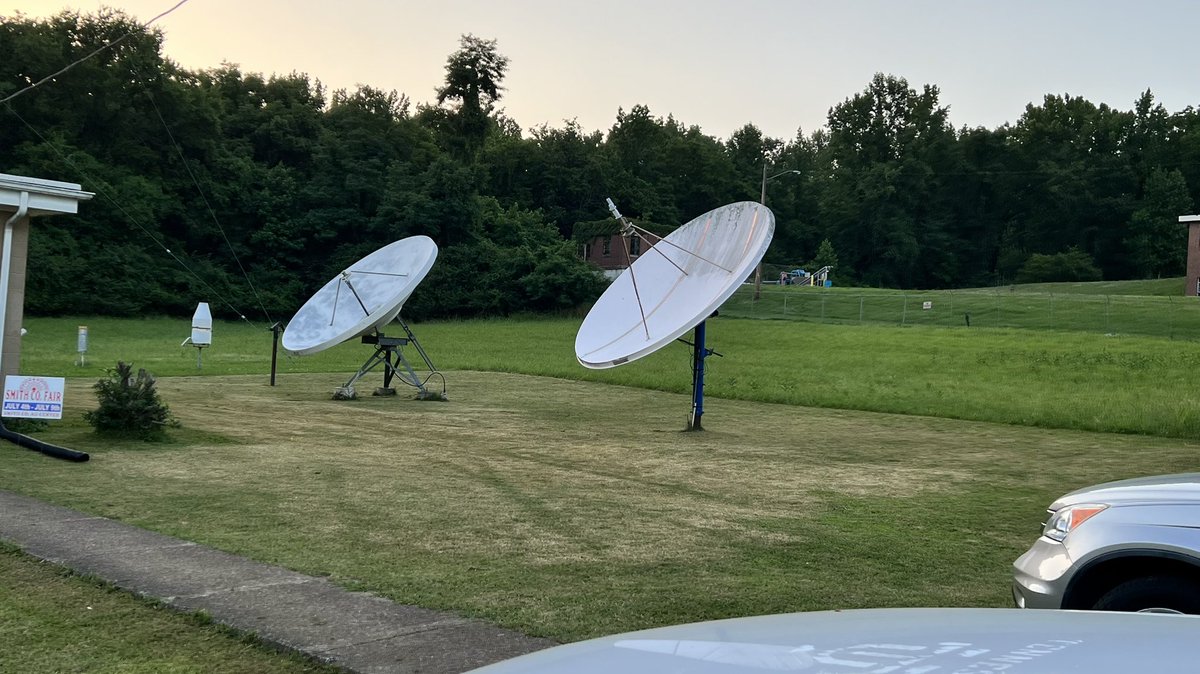 1041theranch's tweet image. Made a dent in the mowing. Hot day and thick grass  #pushmower