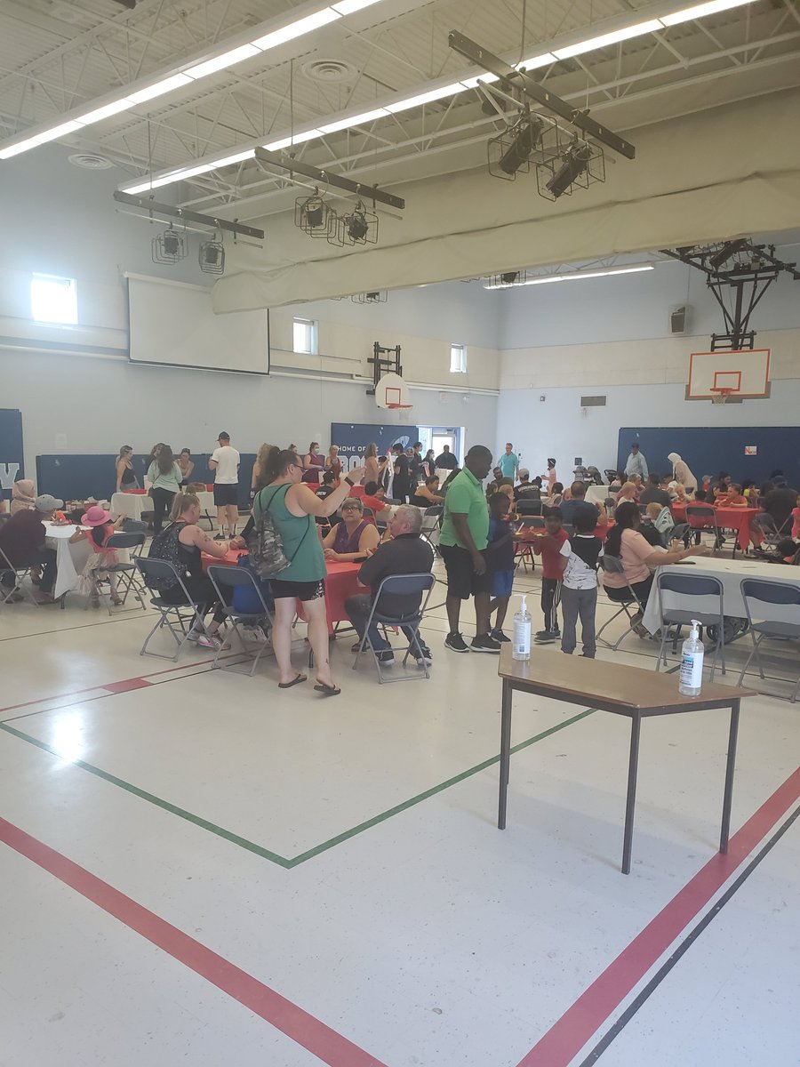 MandyKhabra's tweet photo. Thank you Ridgeview community, families, teachers, volunteers..it was wonderful connecting... finally! #strawberrysocial @RidgeviewPS https://t.co/svr6BbMrcS