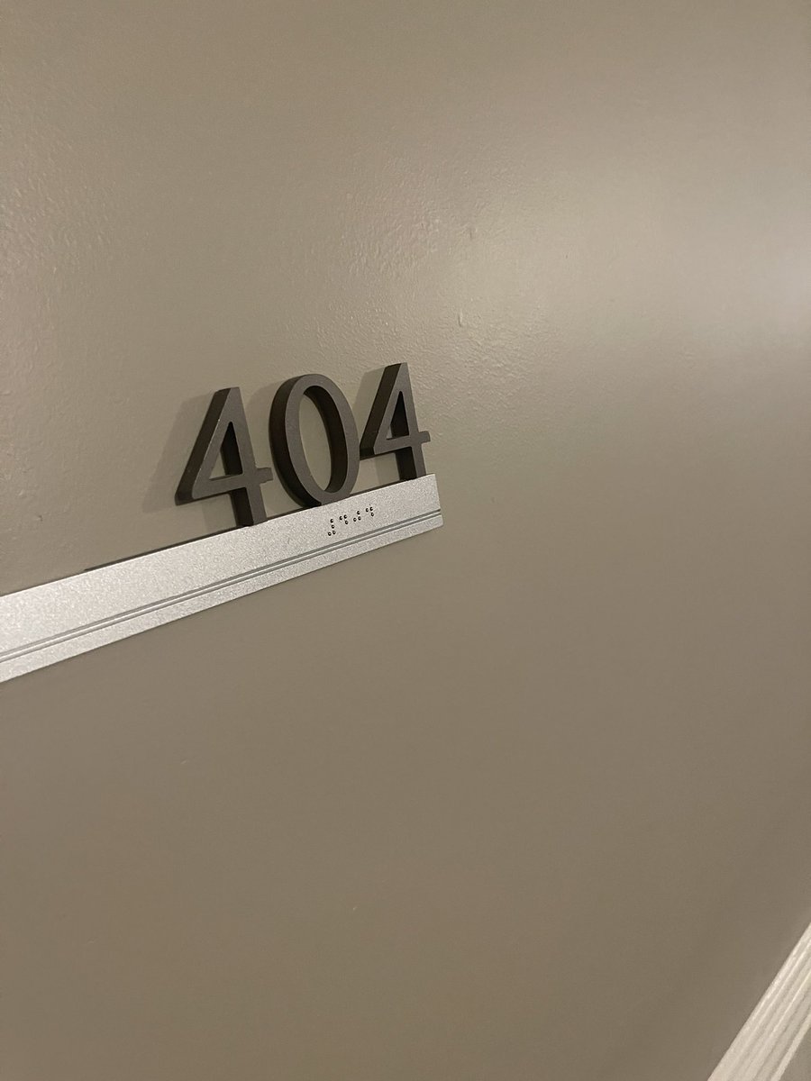 zourick's tweet photo. Perfect hotel room for me, may get some sleep. https://t.co/wB3h9rF6FB