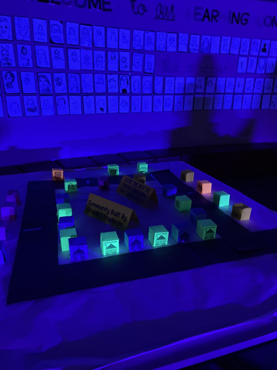 DCDSB_STEM's tweet photo. Open House barbecue at John XXIII Catholic School in Oshawa featuring code and glow stations in the Learning Commons.  #Stem #DCDSBStudent Success #DCDSBExcellence #DCDSBCommunity https://t.co/0WsfY4blZ2