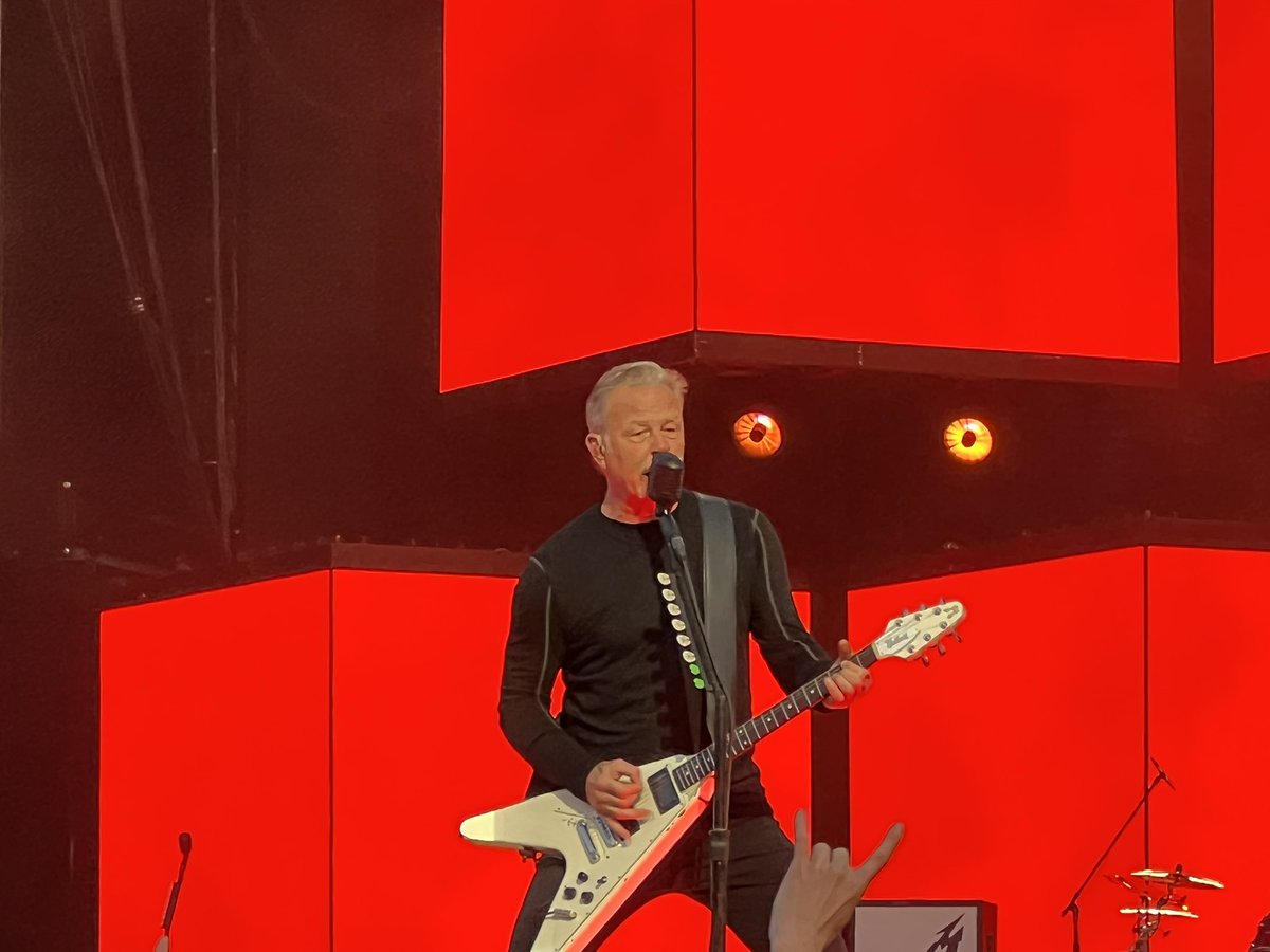ZachMark12's tweet photo. Amazing set list tonight for my 58th @Metallica show in Copenhagen! 🇩🇰Bleeding Me was definitely my highlight #MetAtCopenhell https://t.co/HZ5nvawPDi