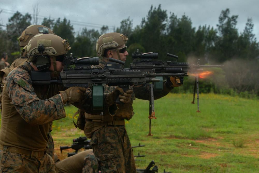 IIIMEF's tweet photo. Turn and Burn
๐Camp Hansen, Okinawa, Japan
๐ฅMachine Gun Range
#ReconMarines with the #MaritimeRaidForce, @31stMeu put their M249 light machine gun knowledge to use and skills to the test during a live-fire exercise.
@usmc ๐ธ by Lance Cpl. Christopher Lape
#USMC #Military https://t.co/qzQEgc2AcN