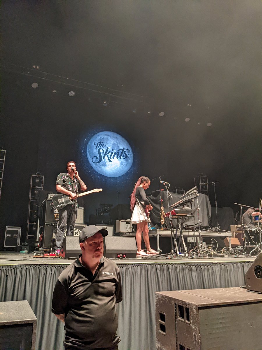 Schmidget23's tweet photo. @theskints first tweet in years to let you know that I did in fact, take a picture like you suggested 😁 https://t.co/UyEqHLSIs6