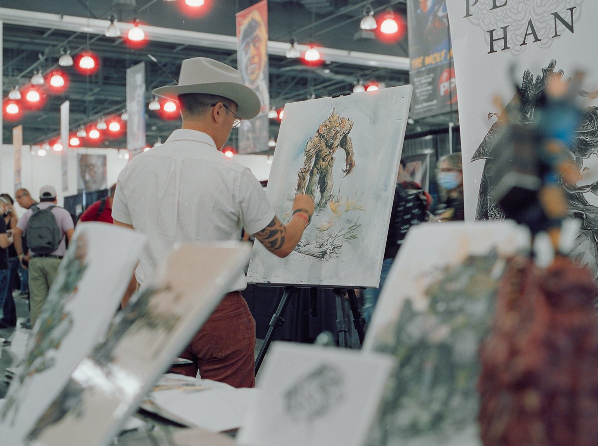 plasticcell's tweet photo. Peter Han live Monkey King drawing breakdown https://t.co/hqGFFpGPzn - A four part series from @MONSTERPALOOZA1 #monsterpalooza #peterhan https://t.co/zI584ABOhx
