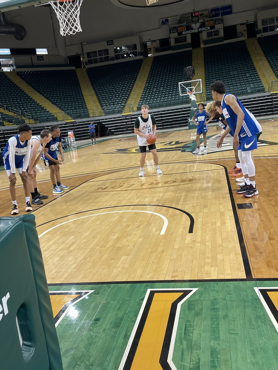 2023 Tyler Galluch (Catholic Central) had a MONSTER day at the Wright State Team Camp! Galluch had 32 against Ponitz and followed that up with 40 against Roseville (MI) Kid can GO‼️ <a href="/Tyler_Galluch24/">tyler galluch</a>
