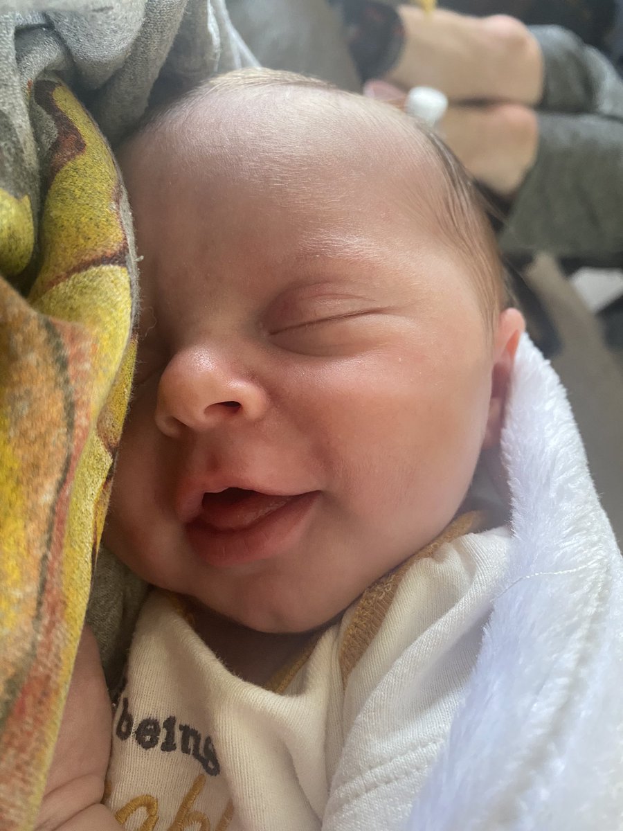 caitgoddard9's tweet photo. Official Twitter introduction to my sweet girl. 6/6/2022 🤎🌼 https://t.co/s0hp4lTk9O