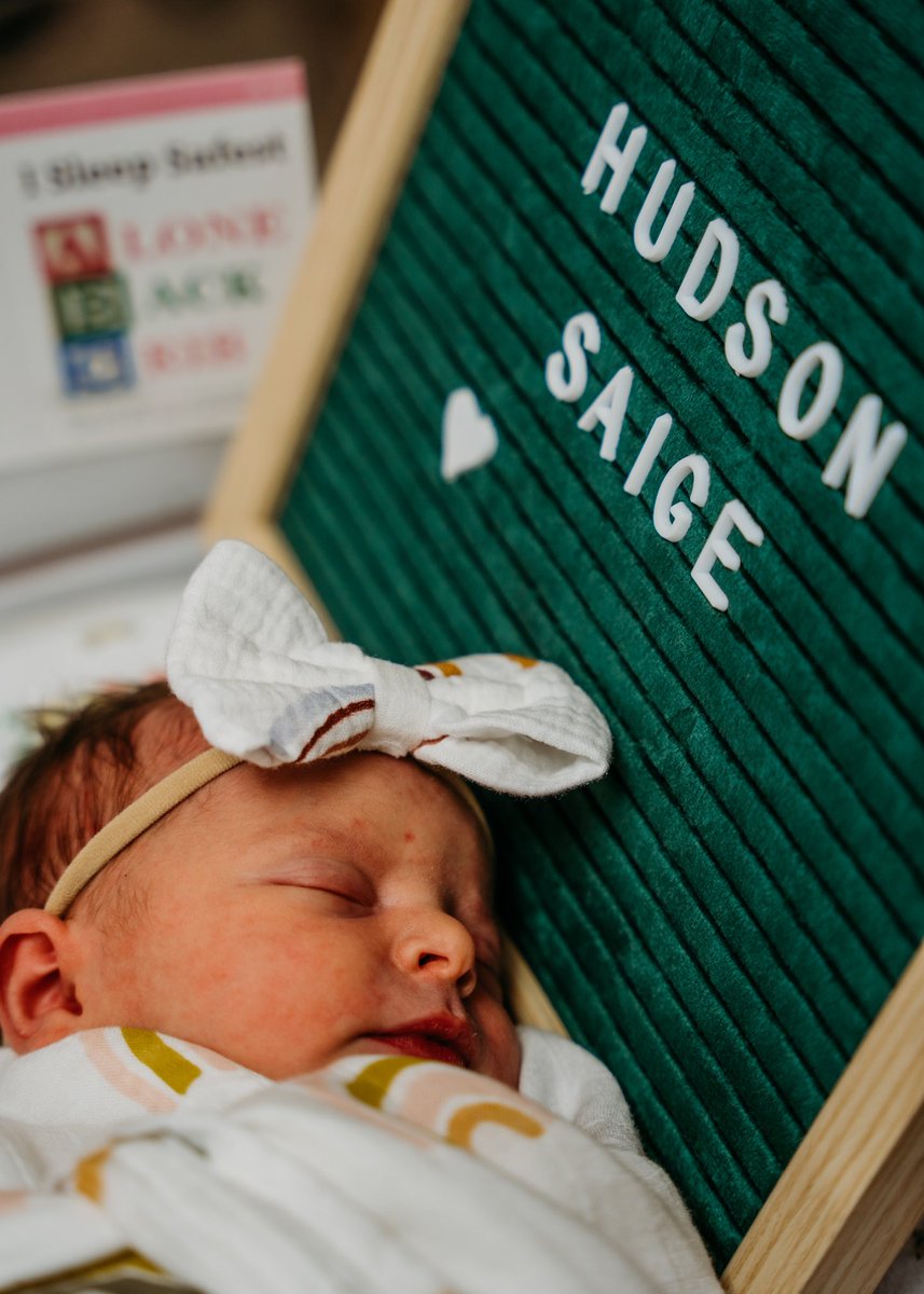 caitgoddard9's tweet photo. Official Twitter introduction to my sweet girl. 6/6/2022 🤎🌼 https://t.co/s0hp4lTk9O