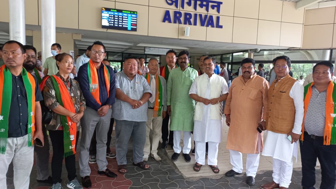 SubenthungK's tweet photo. Glad to receive Shri. Samir Oraon hon'ble MP(RS) &amp; BJP National President ST Morcha who is here in Nagaland to grace as the Chief Guest for the Tribal Mela cum closing ceremony of Seva Sushasan aur Gareeb Kalyan Parv at RCEMPA Hall, Jotsoma Kohima: Nagaland. https://t.co/dRNDCGcFJZ