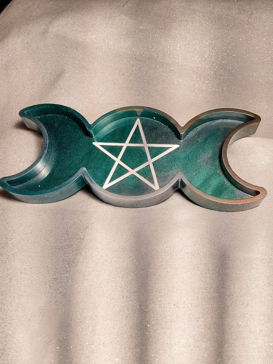 MyCrystalRomanc's tweet photo. What would you put in these #resin poured triple #moon trays?
https://t.co/npmwtvrjbp
#wicca #ritual #accruement #guidance #gift #fathersday #uniquegifts #balance #meditation #lithotherapy #trinkets https://t.co/fvZesjei10