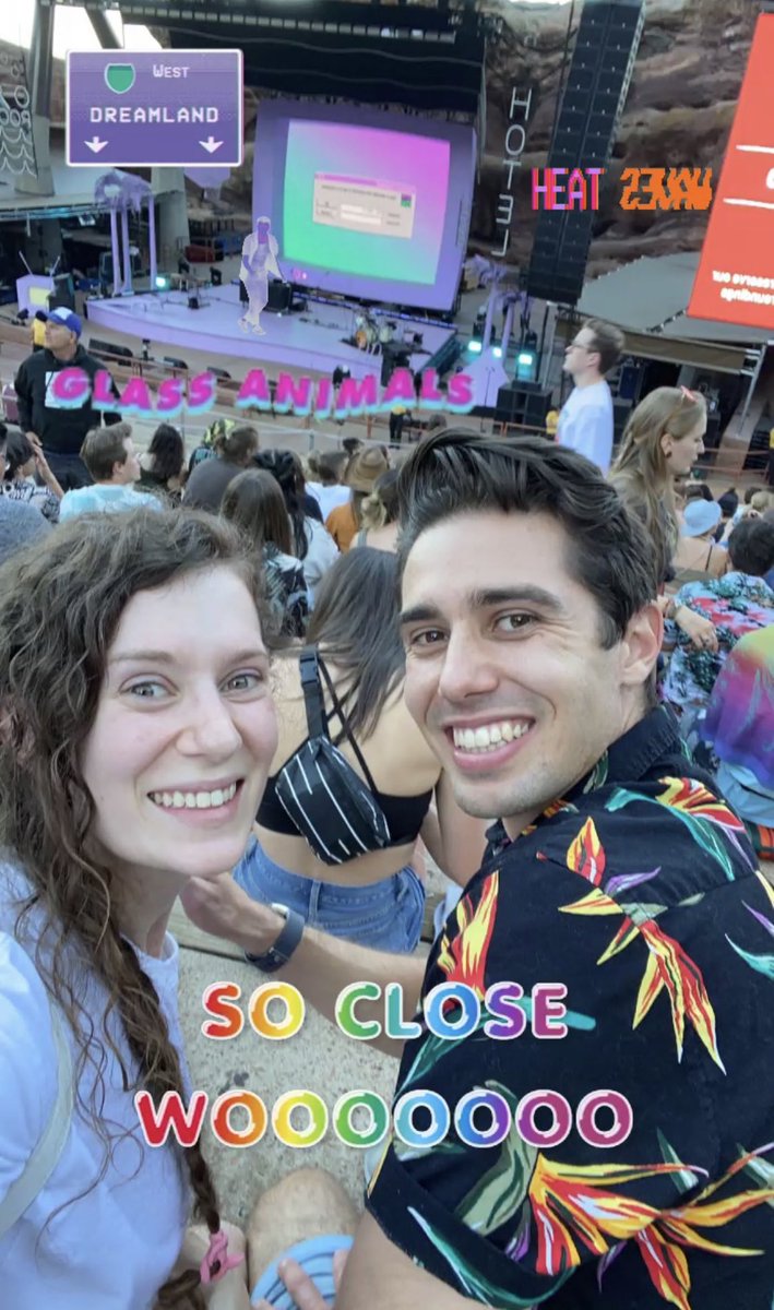 rachelej96's tweet photo. #GlassAnimalsatRedRocks TONIGHT BABY!!! @GlassAnimals 🍍🎉🪩📺📹💚 https://t.co/YluFuT0jik
