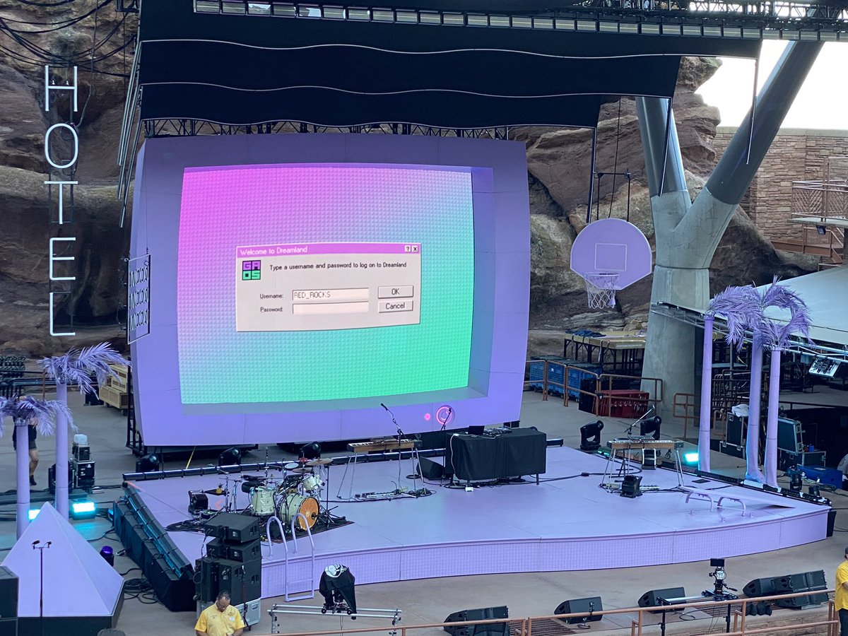 rachelej96's tweet photo. #GlassAnimalsatRedRocks TONIGHT BABY!!! @GlassAnimals 🍍🎉🪩📺📹💚 https://t.co/YluFuT0jik