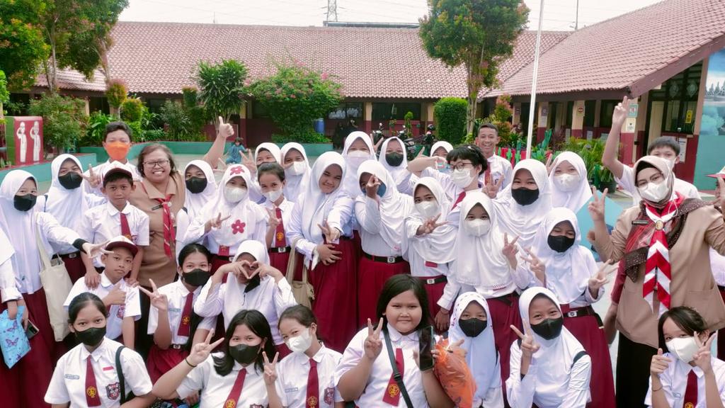 ryzaa_study's tweet photo. -🐇🎓 [160622]

Kemarin graduation 🎓 di sekolah aku dan aku ga nyangka bakalan masuk top 5 siswa/i terbaik😭

[#studytwt #studyacc #studyspo ] https://t.co/eK02Wfx8nx