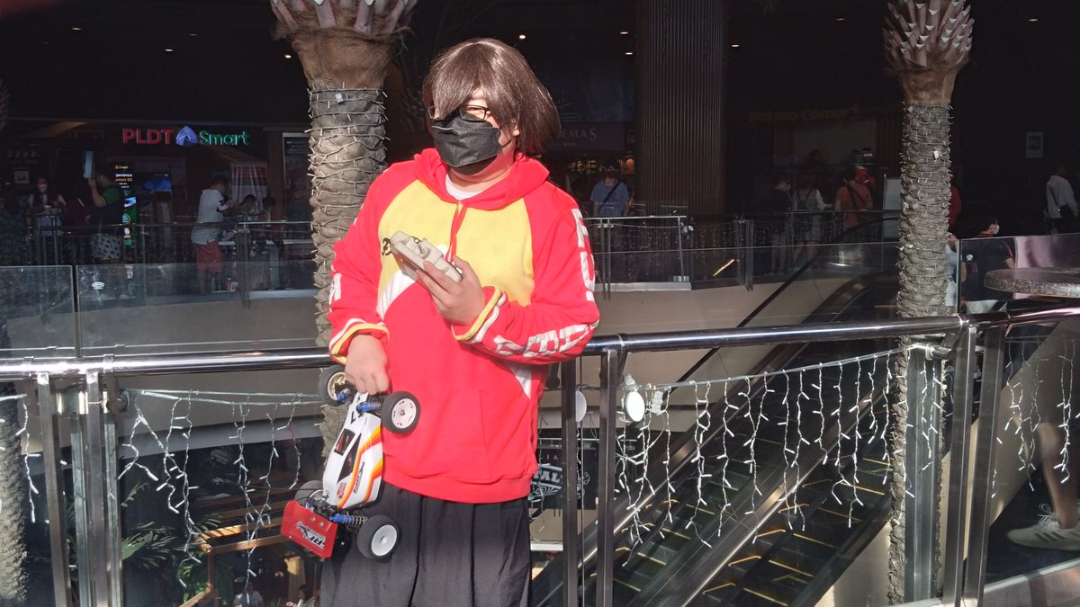 ch_futaba's tweet photo. Realization: the hoodie is to long https://t.co/84rxCmY3pC