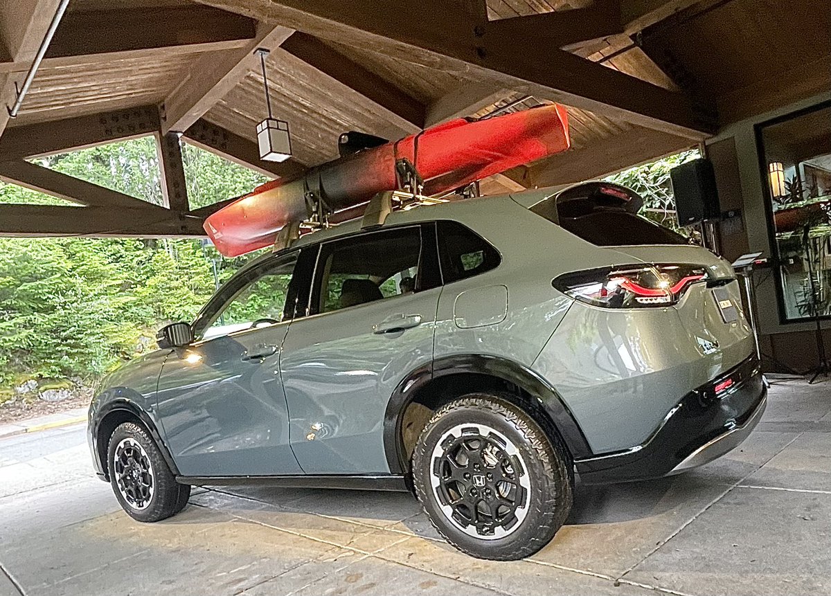 NathanAdlen's tweet photo. Thoughts on the all-new #HondaHRV design? I’m on the fence, and I test one tomorrow ! @TFLcar @HondaInAmerica https://t.co/fTMg2Z5AYB