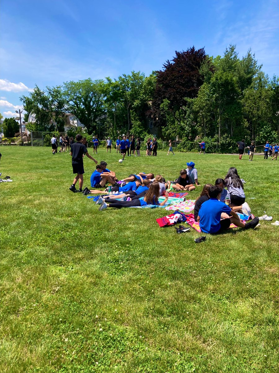 NA_VMS_NAHS's tweet photo. 8th grade BBQ! 🍔😎🌞 #NAVikings https://t.co/qQyfVacTZZ