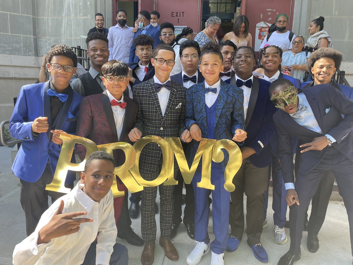 RMAGuillermo's tweet photo. Congratulations class of 2022! Proud beyond words #Classof2022 #ldcms302 https://t.co/pPOvJdLwMn