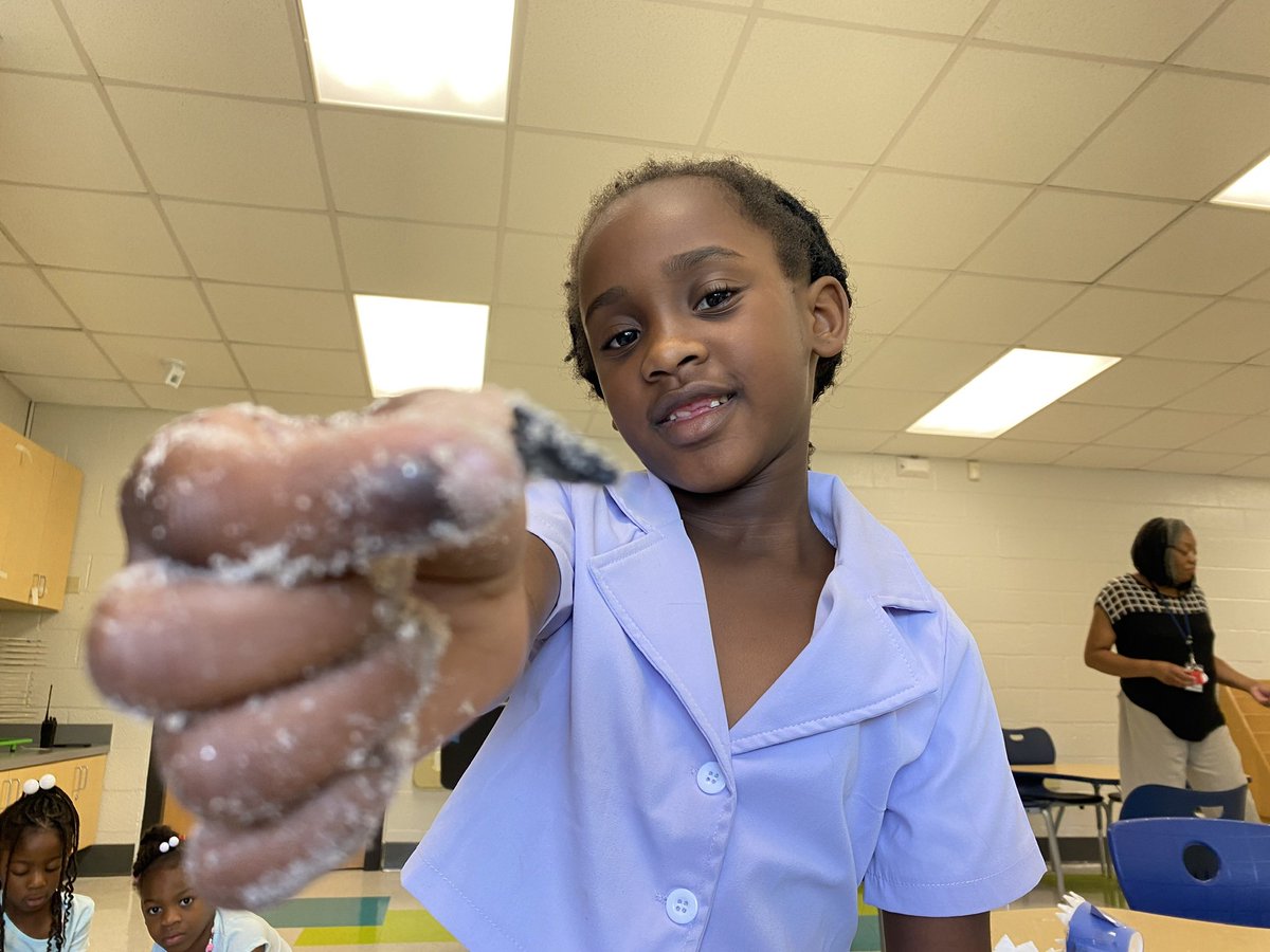 MaryFordLibrary's tweet photo. Just a megladon tooth…no big deal 😬🦈📚☀️😍 @MaryFordPanther 2022 Summer Program @VOCALCCSD #CCSDLibrariesForAll #LibrariesAreEverywhere https://t.co/Ynd8Ioy5Vr