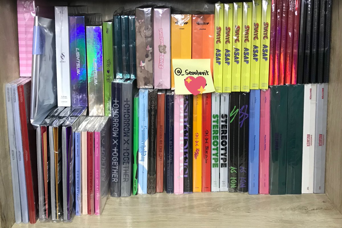 ✨UNSEALED ALBUM GIVEAWAY 🥳

3 winners!! 

~ mbf 🔔
~ like and retweet
~ tag your moots
~ comment desired album from the photo 

ENDS when we reach 4k ffs 💛
#Seouluvit_GA