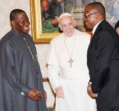 clinton6103's tweet photo. Person wey En papa na principal no de fear wetin senior prefect de talk 😂😂 peter obi self Sabi religion and you can't intimidate him with it 😂😂#mabaka #WeCantContinueLikeThis #Papaya #Patriots #life https://t.co/ybwhX4JKfo