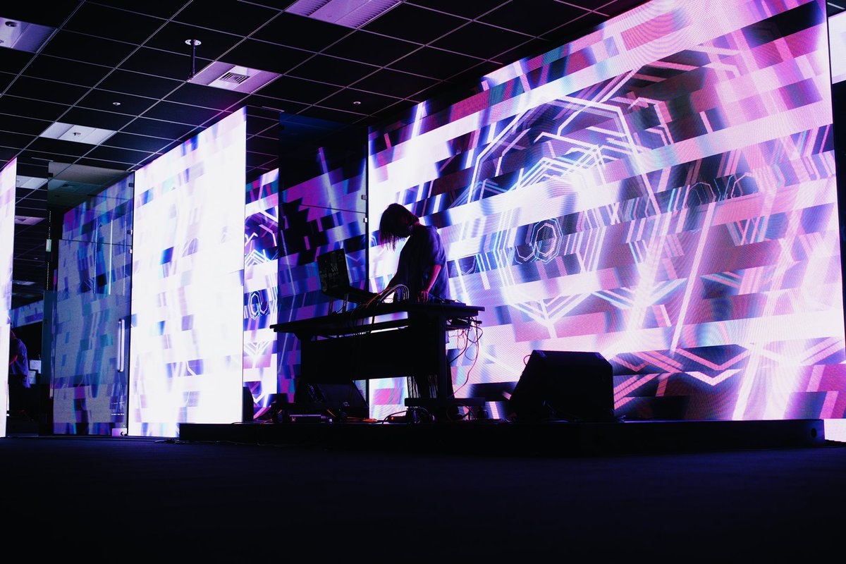 _______pisica's tweet photo. Hyper geek #3 @tunneltokyo
pisica + Ken-ichi Kawamura @__pisica_____ @kenichikawamura
Live photograph - Phont @phont1105
#touchdesigner #madewithtouchdesigner #techno #hyprgeek #tunneltokyo #pisica #phont1105 #angrm_tokyo #angrm #audiovisual #generativedesign #vj https://t.co/49878gnW1l
