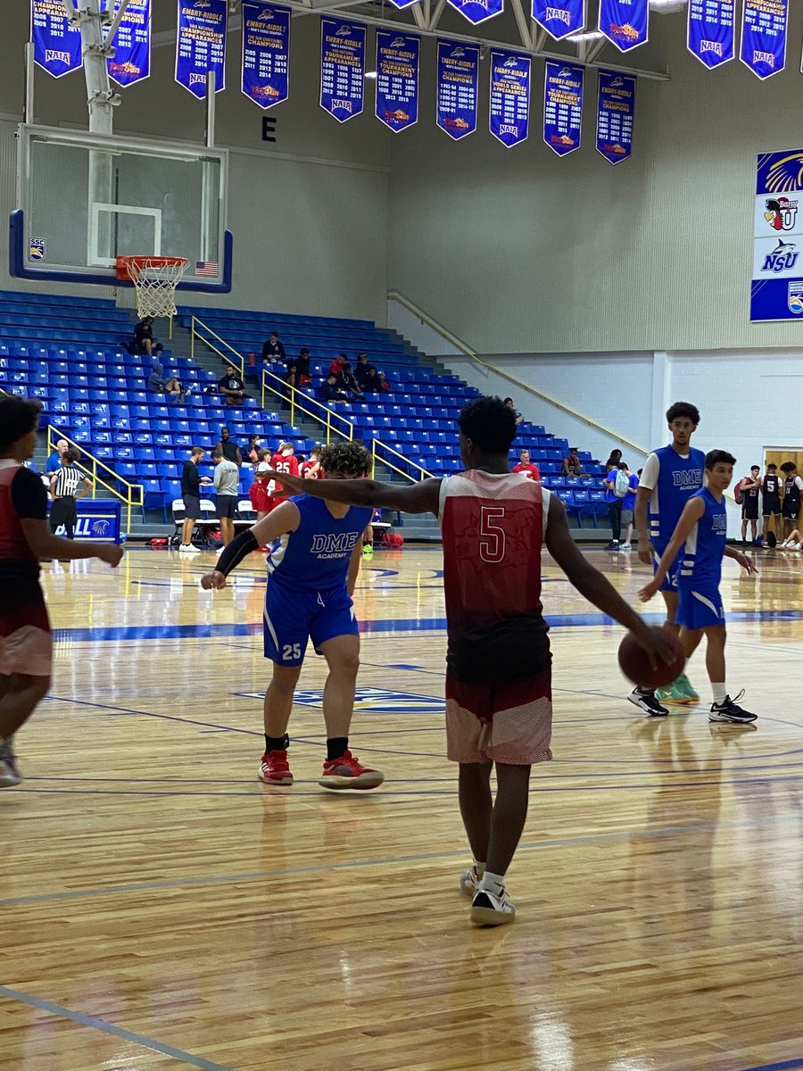 KadenPW's tweet photo. Had fun this weekend at Embry-Riddle basketball team camp with the guys😎. We won some games and learned from the rest. @GeorgeMullins_2 @Jordan49353888 @jaluther_3 @MikeenHarrison_ @EmbryRiddle @ERAUMBasketball https://t.co/NasFZ2SvSj