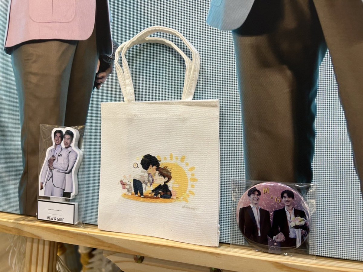 JheanJha's tweet photo. แจกฟรีไม่มีค่าใช้จ่าย !!! ฉลองให้กับพรีเซ็นเตอร์แคนดี้ปีที่ 2 ของพี่มิวและน้องกลัฟ รางวัลคือ Give Away (จากงานแกลหวานใจ) ประกอบด้วย สแตนดี้ กระจกสำหรับพก��าและถุง จำนวน 10 รางวัล กติกา คือ รีสุ่มโพสนี้ ได้จนถึง 23.59 น. ของวันที่ 16 มิย.🐼⚽️☀️🌻 เริ่ม! #CandyfromEuropeQualityLife https://t.co/1lfZLKEYap