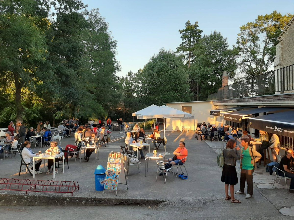 sanssoleil_'s tweet photo. Vuelve la Jornada de Mitos y Leyendas, tras el exitazo del año pasado, y lo hace con un programa más amplio y renovadas energías. Volverá a celebrarse en la terraza del Bar Araba Pater (Santuario de Estíbaliz), ¡jugamos en casa! 🍷⛪🌳 https://t.co/GK3XUXqpT0