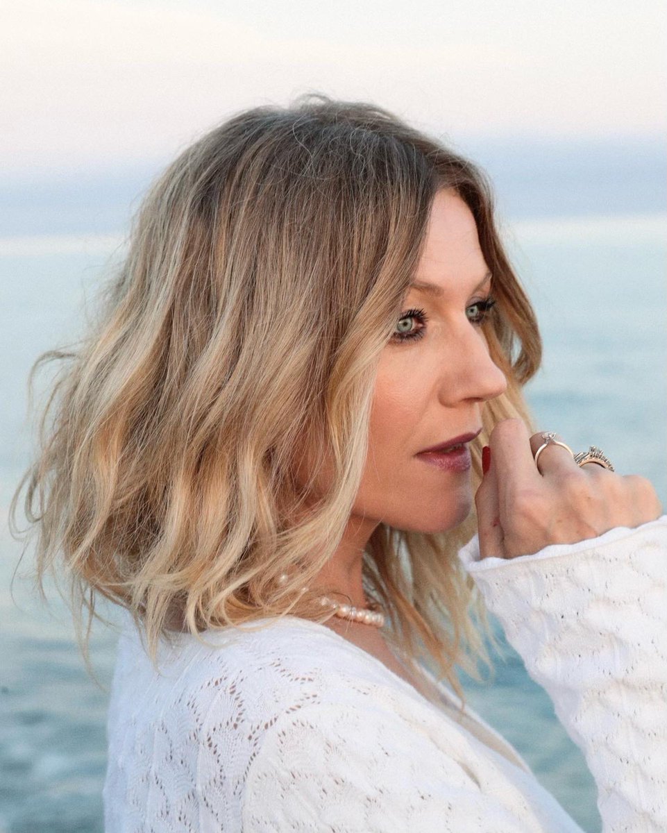 stefanenkon's tweet photo. La mia “prima volta” col mare avevo 17 anni. E fu proprio come innamorarmi per la prima volta e per sempre. È ancora così per me, amore infinito. 
“La nostra vita dipende dal mare, il futuro del mare dipende da noi”.💙

#lamer #lamerblueheart https://t.co/L9ycxVO5OZ