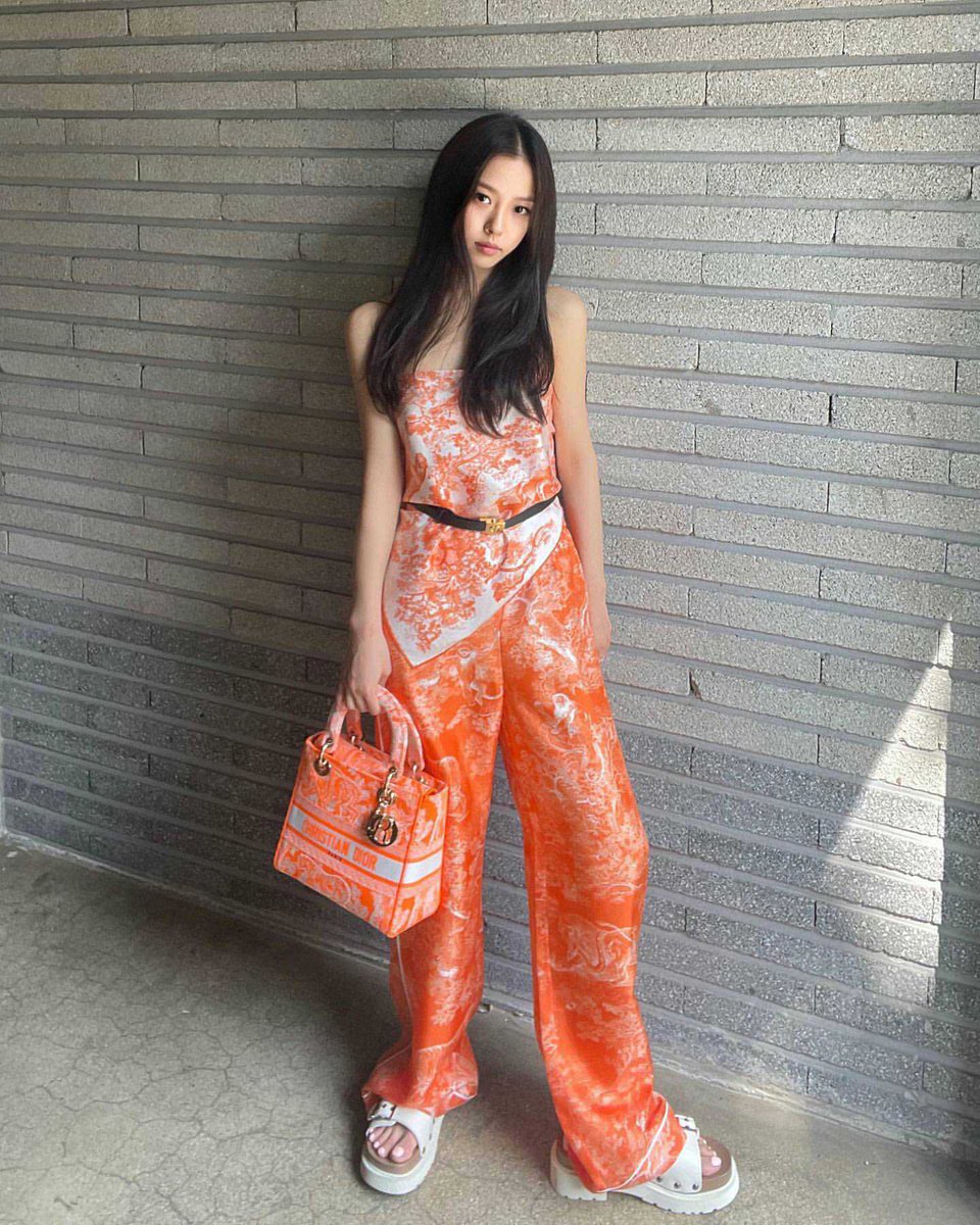 gominsipics's tweet photo. the prettiest go minsi https://t.co/lcHIFjkq1o