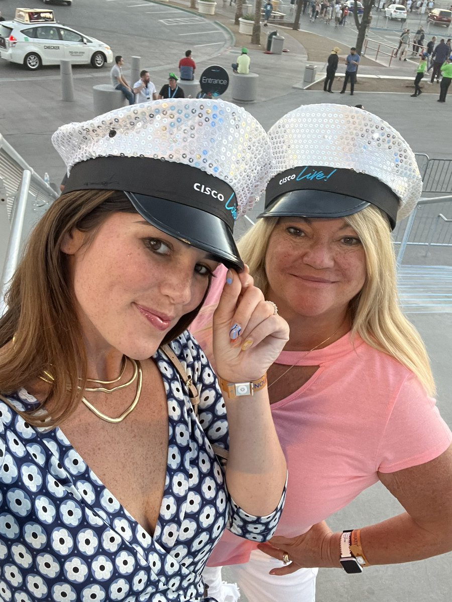 CyberKori's tweet image. Parents- take you kids to #CiscoLive.. 5 years ago I attended my first #CLUS with @SDN_Girl as a premed major who realized 2 years into college that I had no interest in being a doctor. This year I attended #CISCOLive2022 as a @Cisco SE. #WeAreCisco