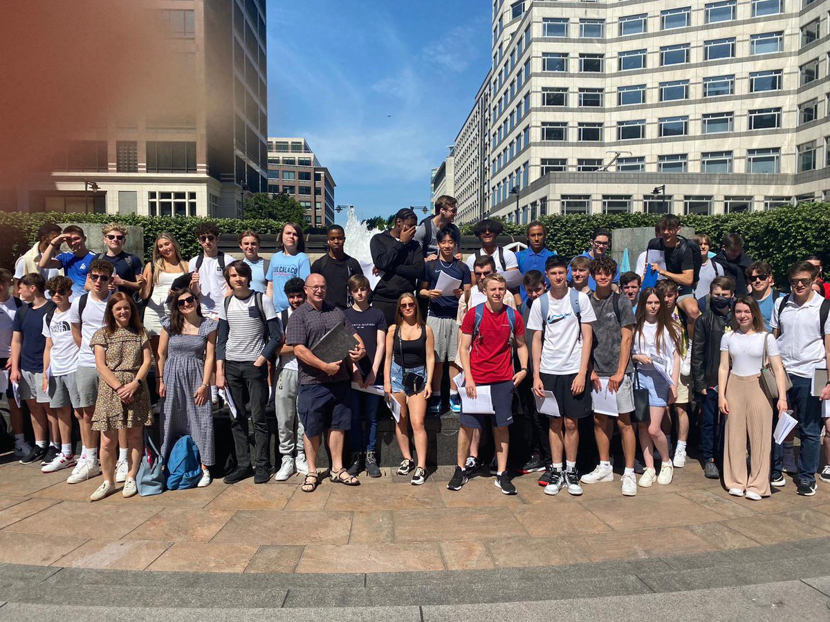 GeographyRws's tweet photo. Fantastic year 12 field trip to The Docklands and Stratford to look at urban regeneration and rebranding #futuregeographers #regeneration https://t.co/omVKwP31bi